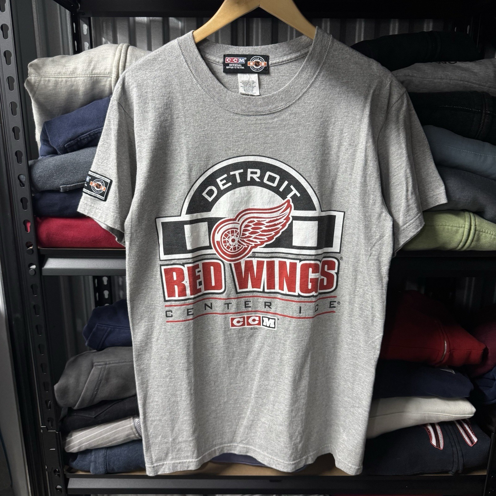 Vintage 90s CCM Detroit Red Wings Hockey NHL graphic tee size medium