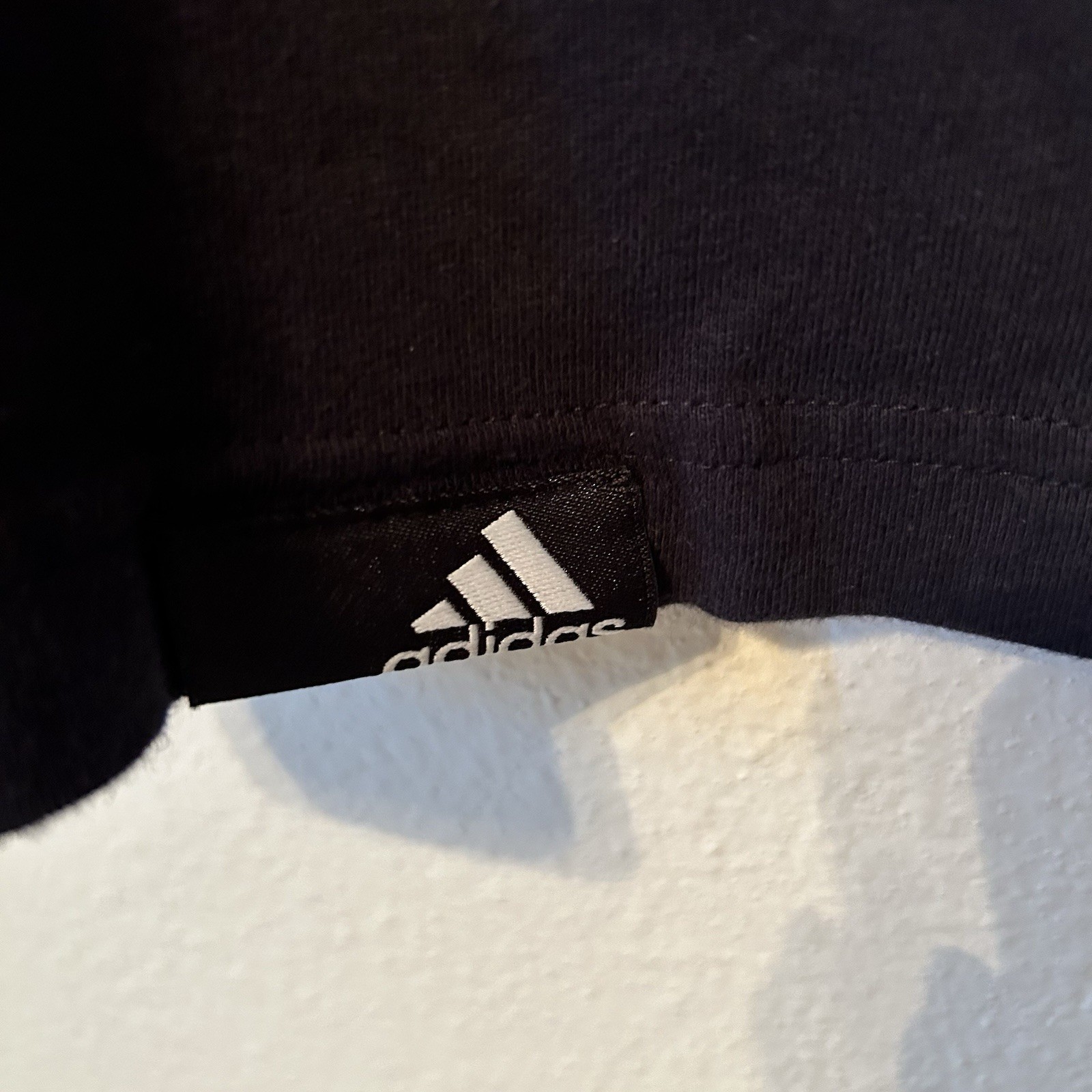 Adidas Undeniable Sneaker Shirt Large Black Embroidered BG34 gallery