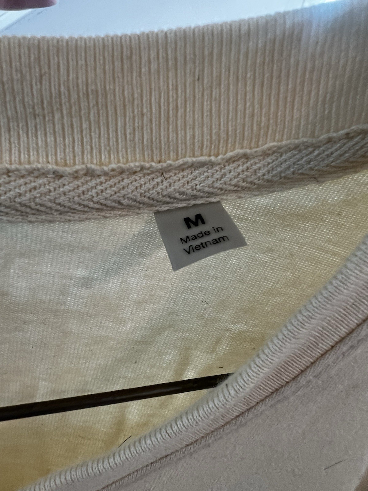 MENS FEAR OF GOD ESSENTIALS TEE CREAM MED SIZE gallery