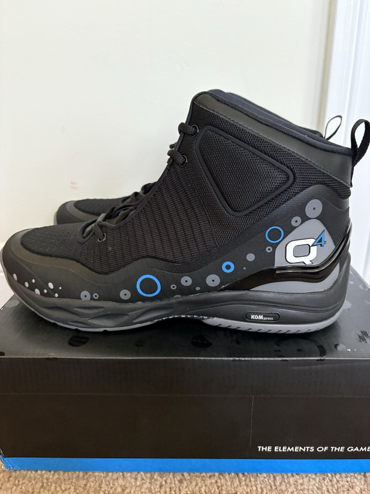 Q4 Sports Q4MB-013 Jet Black Basketball Shoe size 8.5