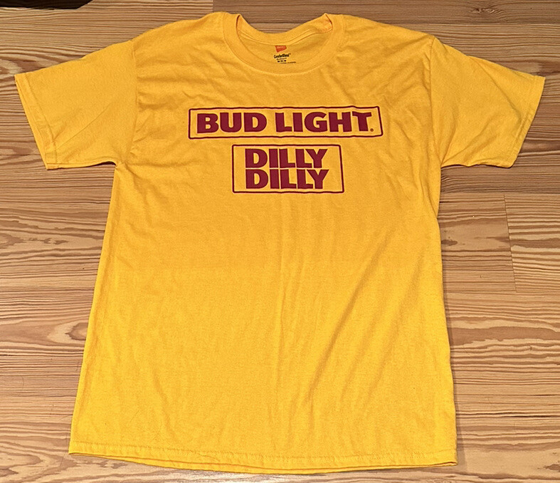 NEW Bud Light ‘Dilly Dilly’ Size Medium T-Shirt 29”x19.5” Yellow Fast Shipping