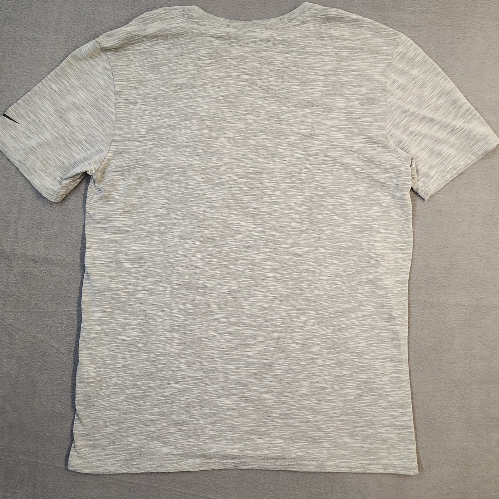 Nike Dri Fit Gray Cotton Poly Short Sleeve Mans Medium Graphic T-Shirt Top gallery