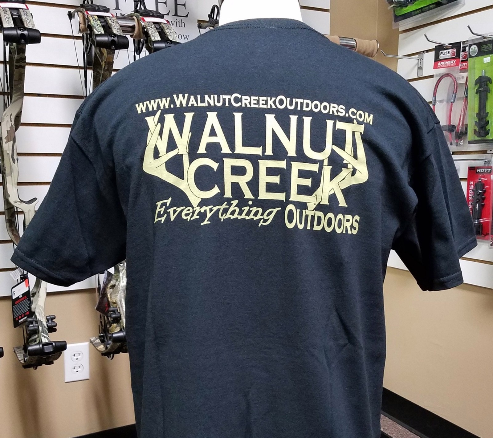 Hoyt Bowhunting Walnut Creek Promo Limited Edition Black Short Sleeve Shirt gallery