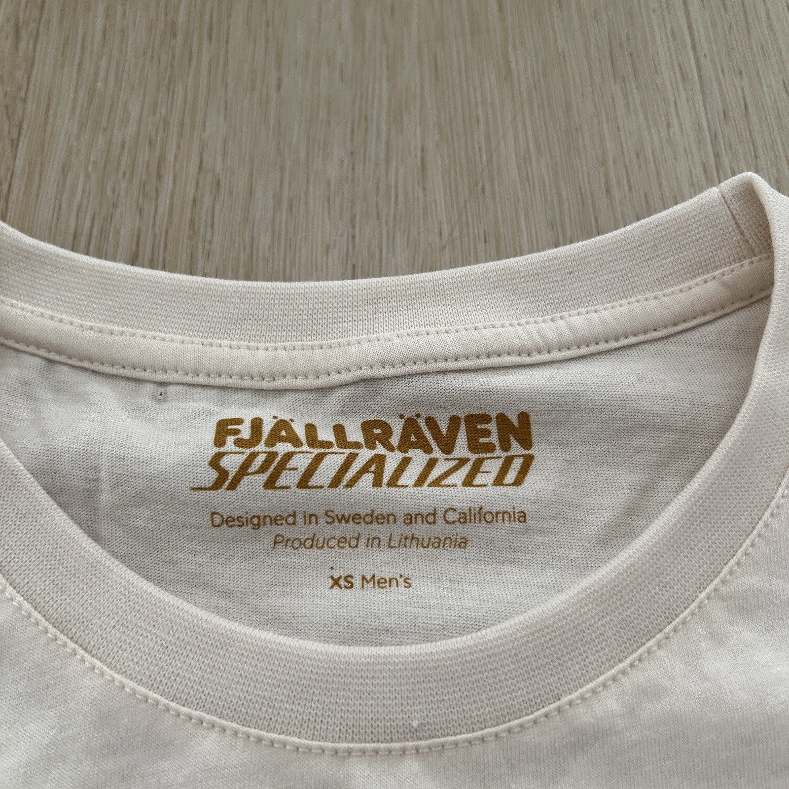 Fjallraven X Specialized Eggshell Off White Pocket T-Shirt Men’s XS Zip Pocket gallery