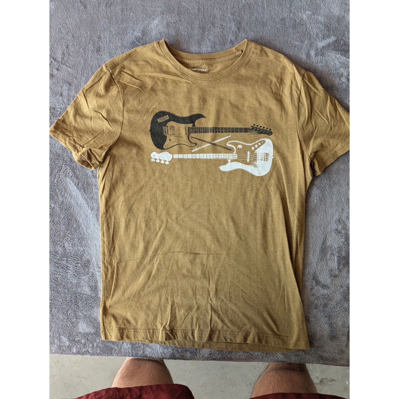 Banana Republic Mens Yellow Guitar Bass Music Graphic T-Shirt Size Medium gallery