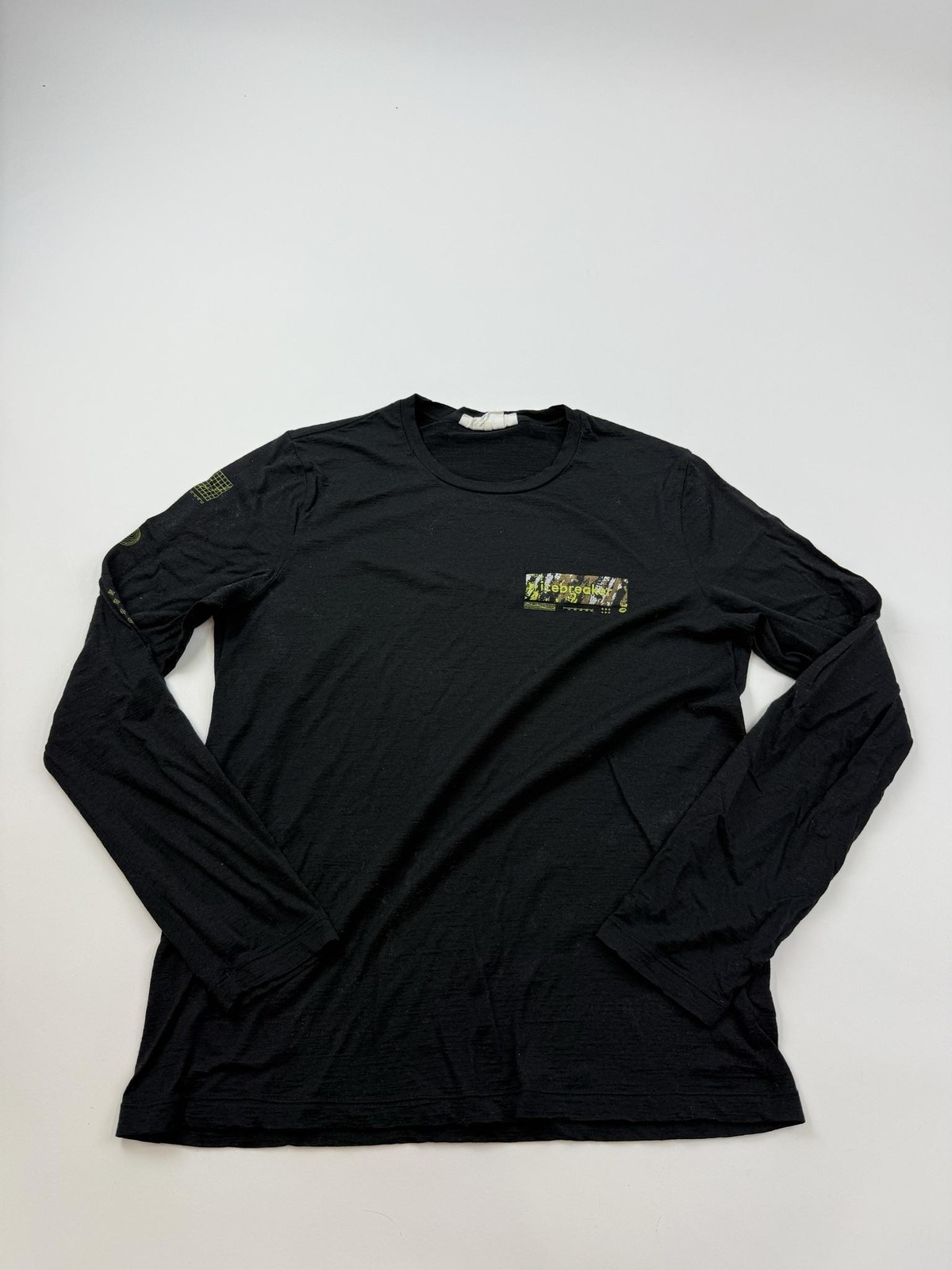 Icebreaker Shirt Mens Medium Black 150 Merino Wool Long Sleeve Graphic Tee gallery