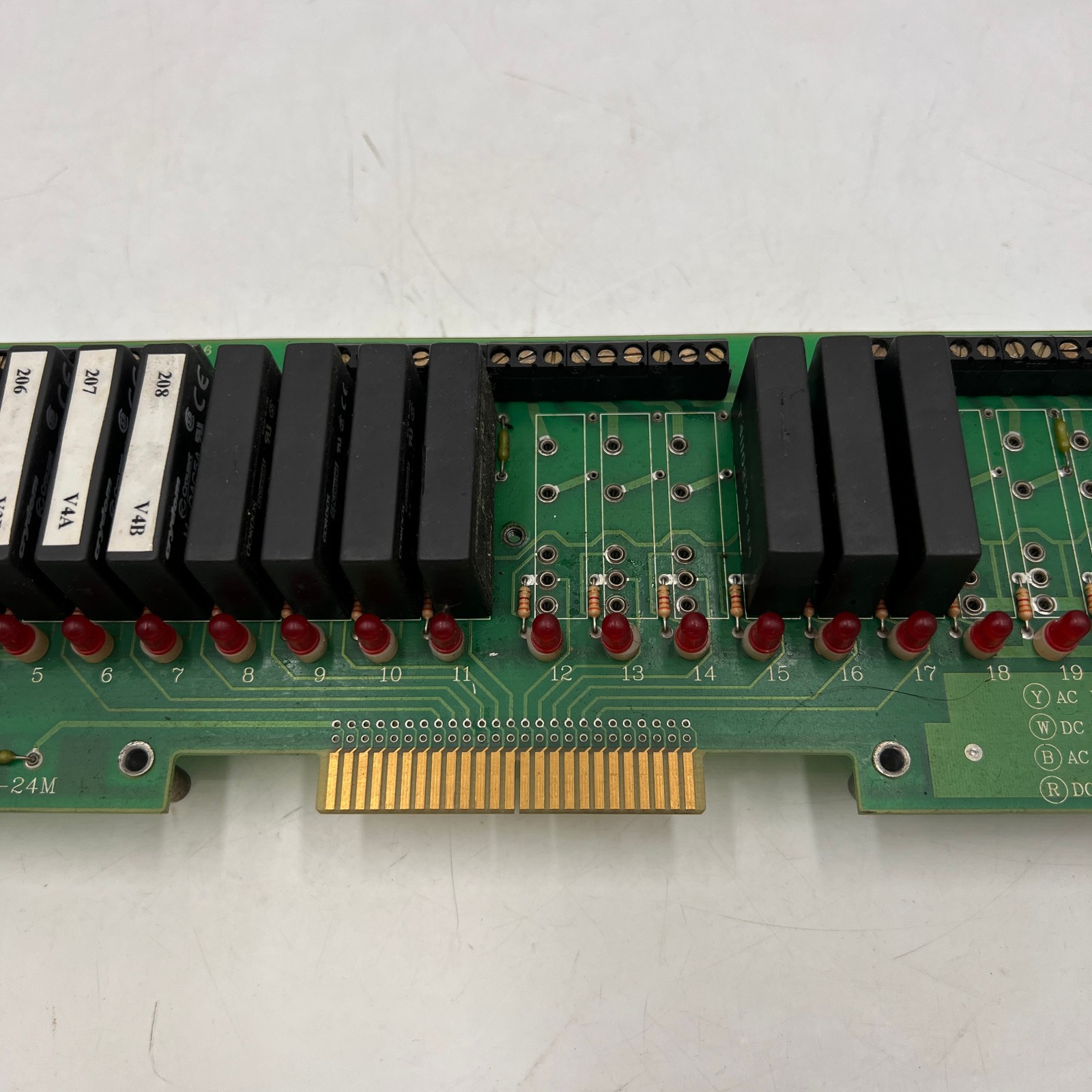 Crouzet Relay Module Board 57-314 with 17 relays M-OAC5 M-0AC5