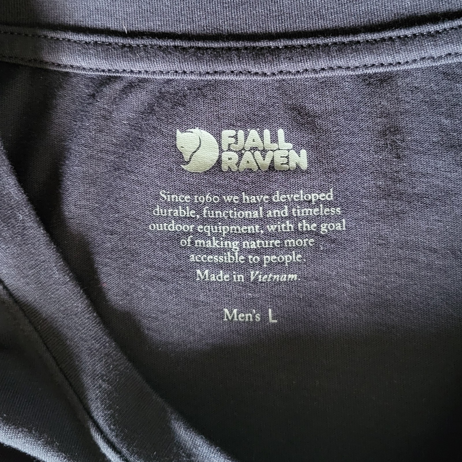 Fjallraven 1960 Logo T Shirt L Black Casual Outdoors Cotton Blend Fitted Tee gallery