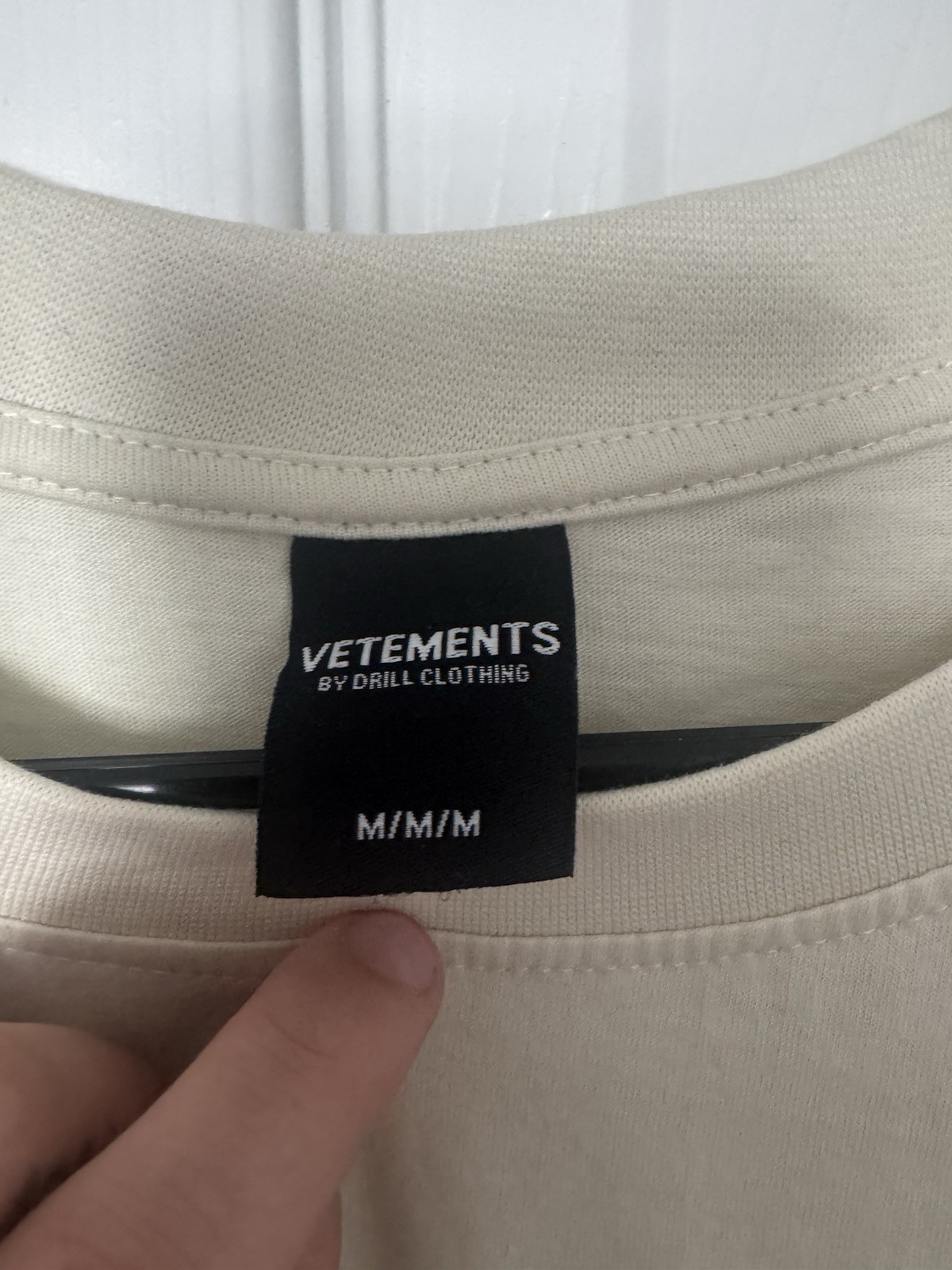 VETEMENTS Limited Edition Beige Logo Graphic Crew Neck Short Sleeve Tee M gallery