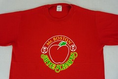 Vintage red Mr. Boston Apple Schnapps liquor shirt tagged large (42-44)