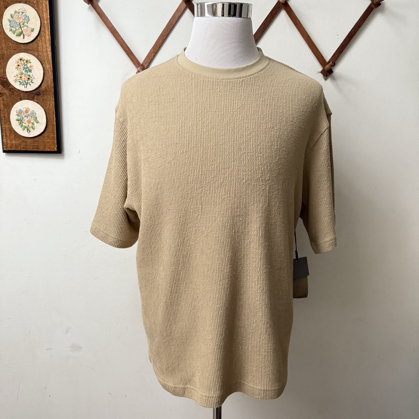 NWT Mens Retro 90s Drop Shoulder Boxy Fit Short Sleeve Textured Knit Tee M