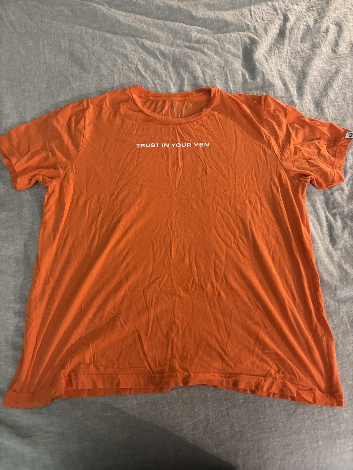 WRLDINVSN Streetwear Orange Graphic Tee – Trust in Your VSN size XL