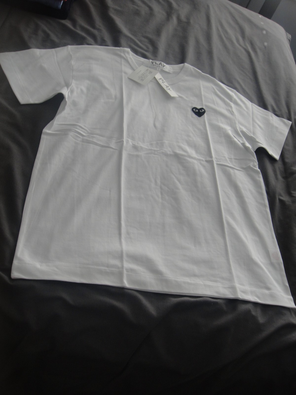 Comme Des Garcons Play Men's Classic Blk Heart Logo White Color Size Large, NWT gallery