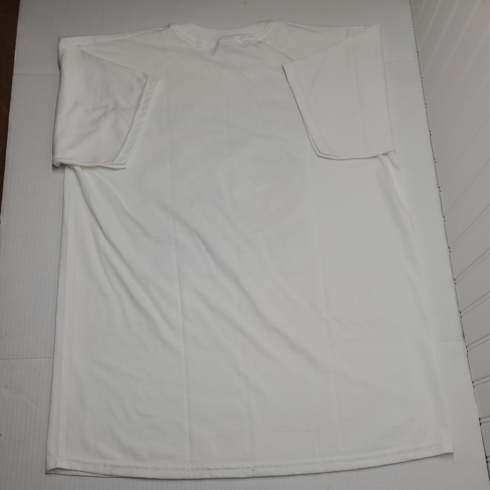 Vintage "Work is for People who don't know how to Fish" White T-Shirt Size L gallery