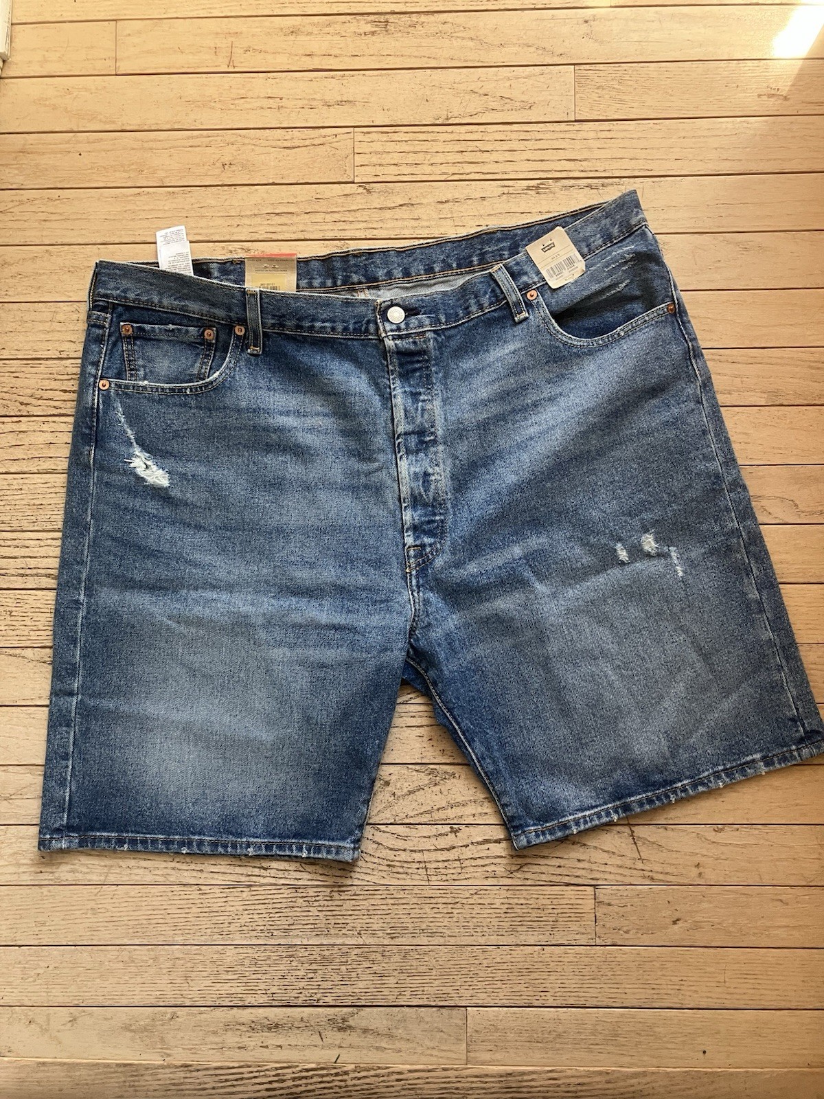 NWT Men’s LEVI’S 501 Distressed Blue Stretch Hemmed Jean Shorts Size 44”x9”