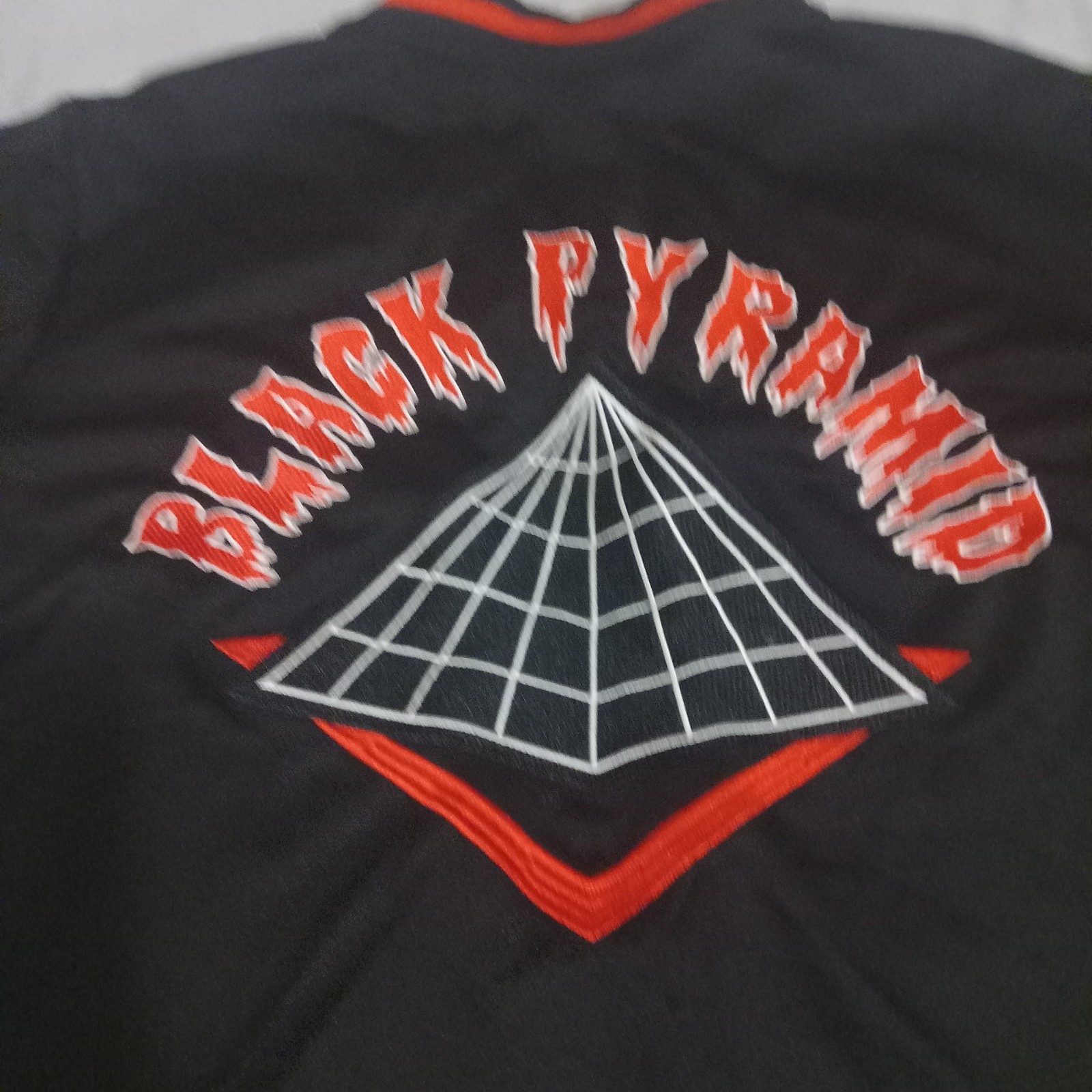 Black Pyramid Size M Short Sleeve Shirt Bold Colorful Graphic Comic Long Length gallery