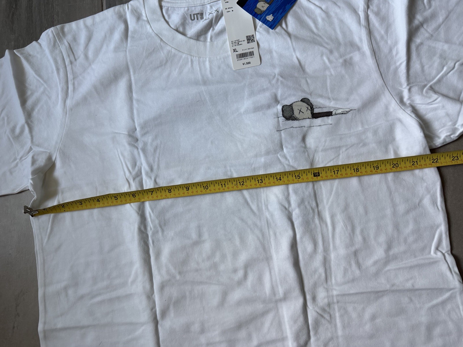 UNIQLO x KAWS White Graphic T-Shirt UT Collection Asia Size XL NEW With Tags gallery