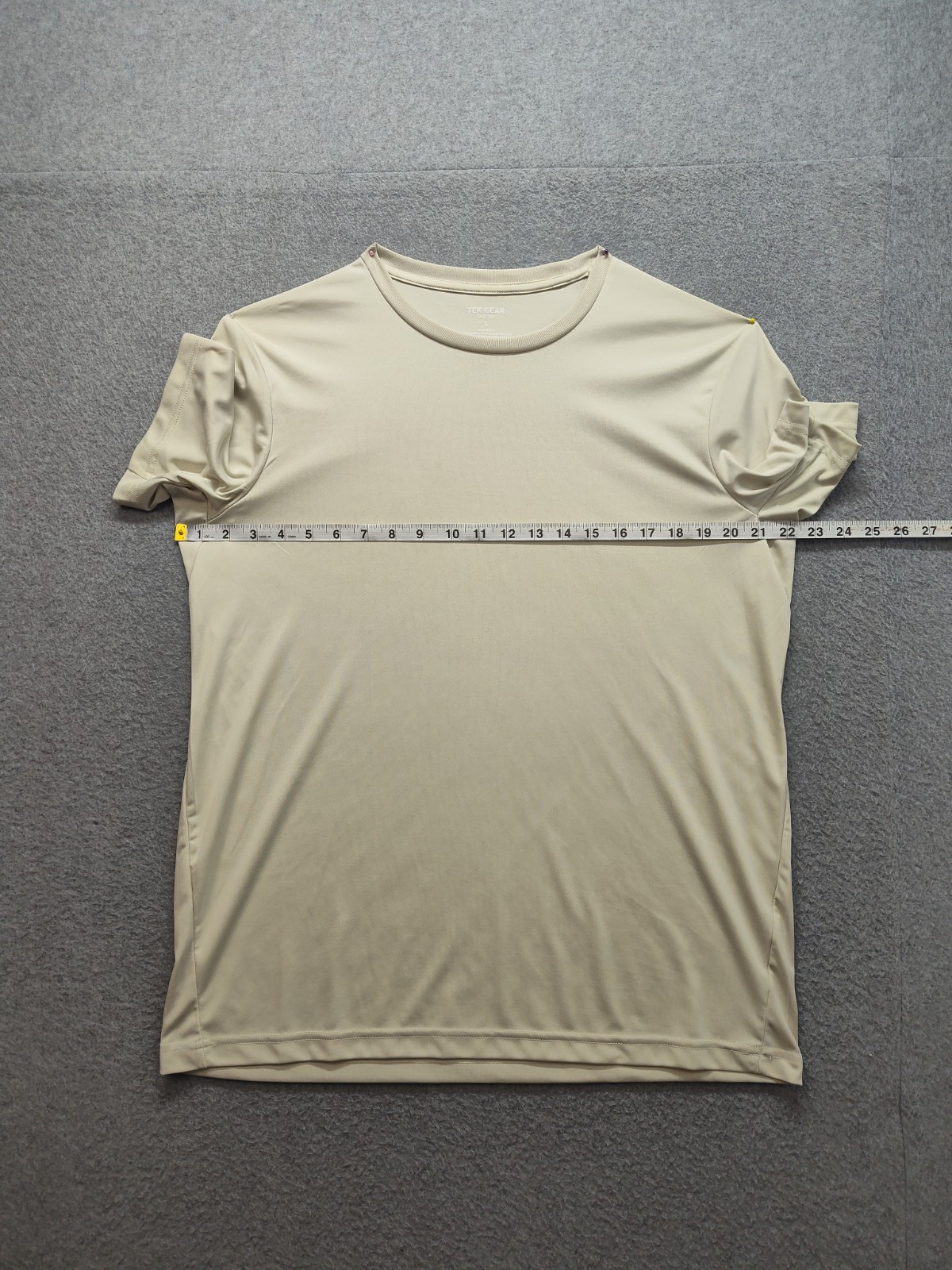 Tek Gear Men Shirt L Beige Crew Neck Short Sleeve Dry Tek Pullover Casual Tee gallery