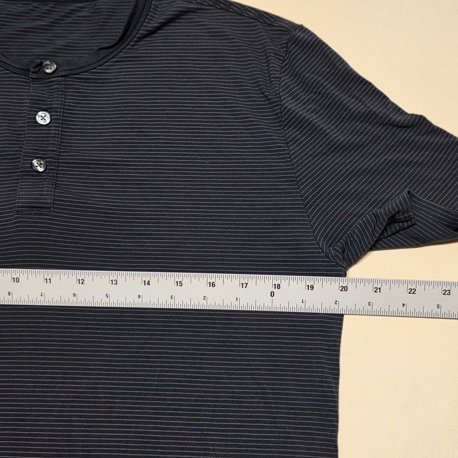 Vuori T-Shirt Men Striped Pullover Stretch NO Size/Check Measurements/Fit Medium gallery