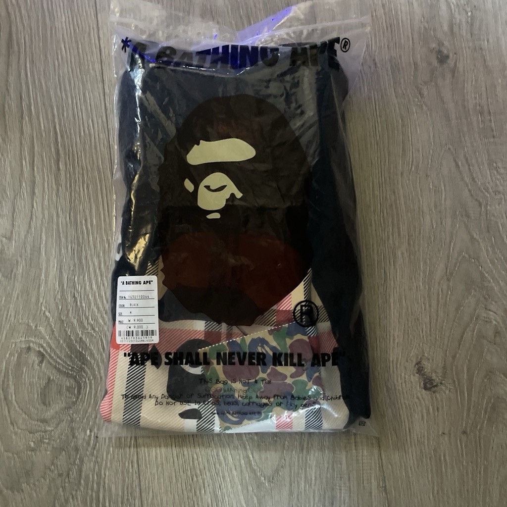 A Bathing Ape BAPE Black Ape Head Logo Graphic Print Crew Neck Tee Men’s M gallery