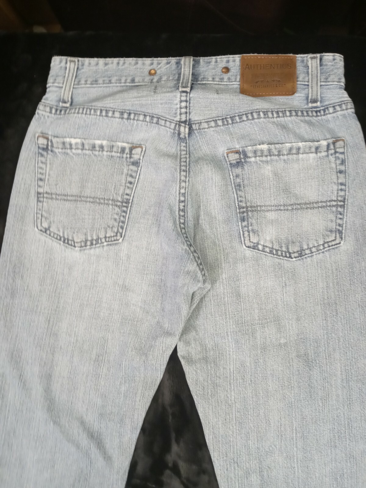 Levi & Strauss bootcut jeans size 29/30 gallery
