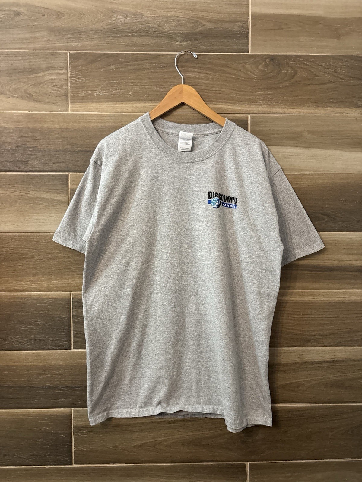 Vintage Discovery Channel TV Promo Grey Graphic T Shirt Size Large 90s Y2K Logo gallery