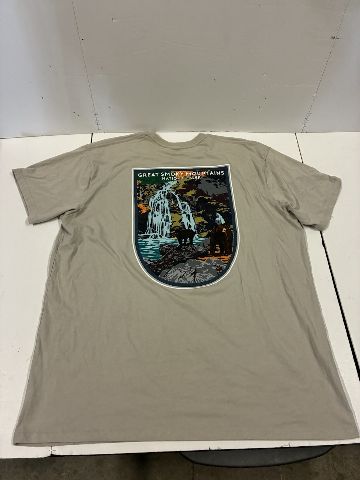 Columbia Grey T-Shirt + Great Smoky Mountains National Park Graphic Print (XXL)