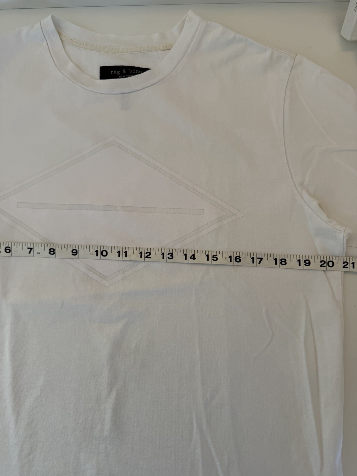 Rag & Bone White T-shirt Mediums Short Sleeve Crew Neck Men’s Cotton Tee gallery