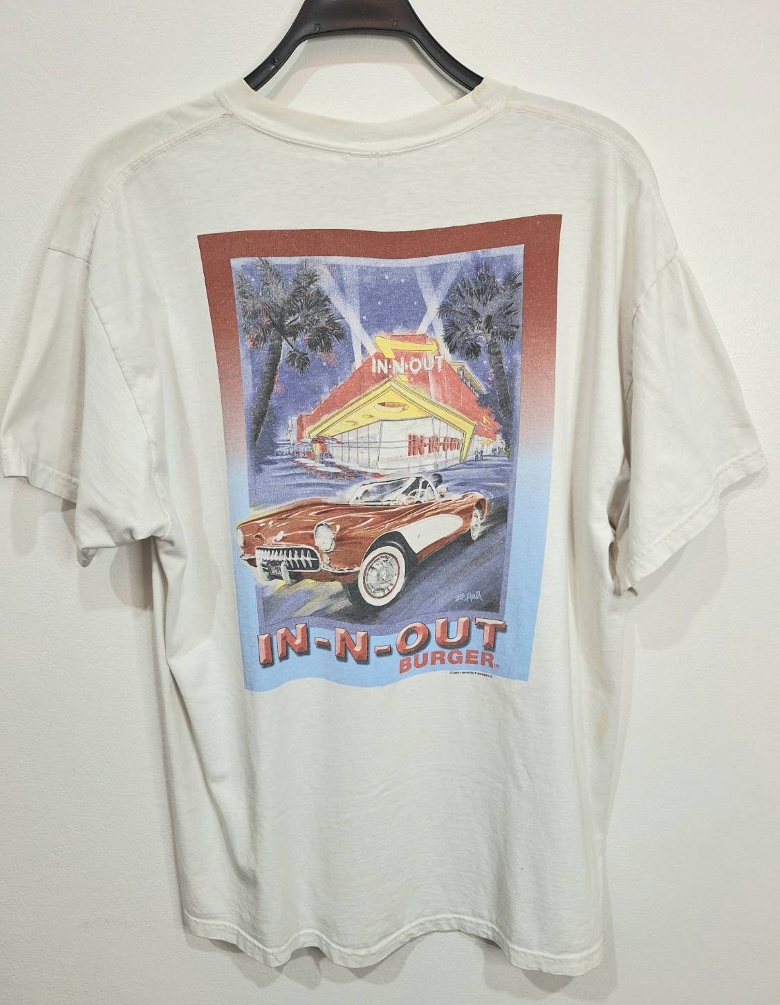 VINTAGE IN N OUT BURGER T SHIRT MENS L WHITE 100 COTTON 2001 GRAPHIC TEE