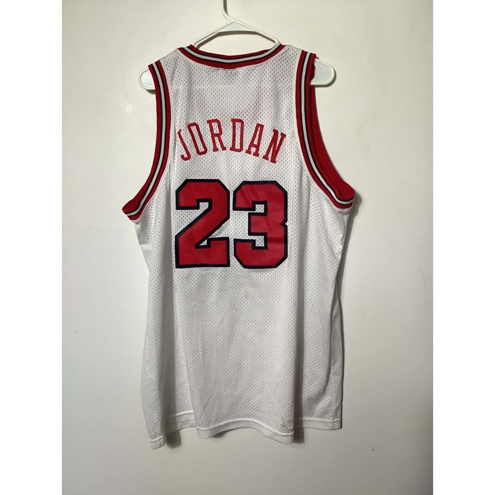 Vintage Nike Michael Jordan Chicago Bulls Jersey XXL White Flight 84-03 Swingman gallery