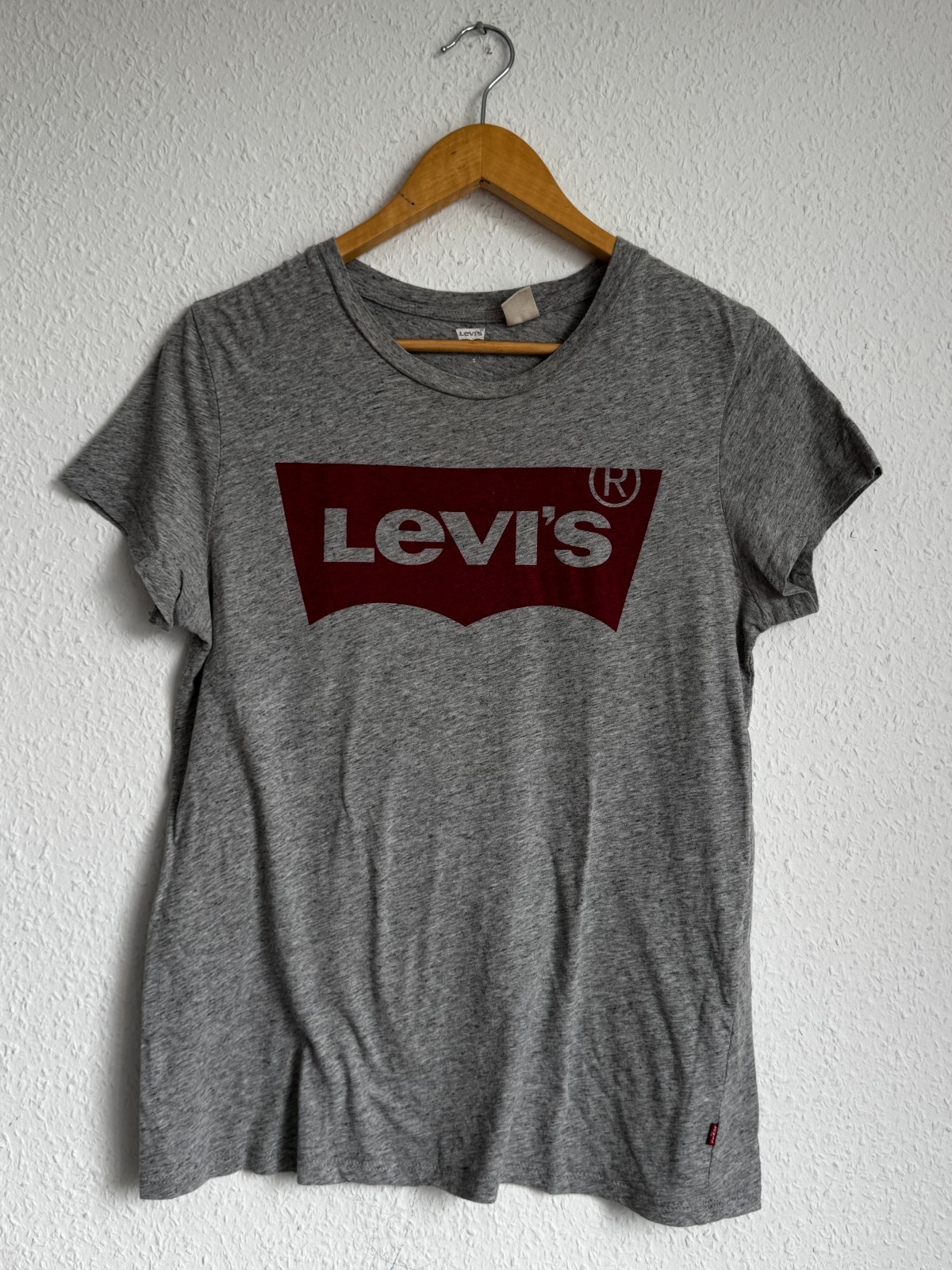 Levi’s Heather Grey Batwing Graphic Tee, Size S