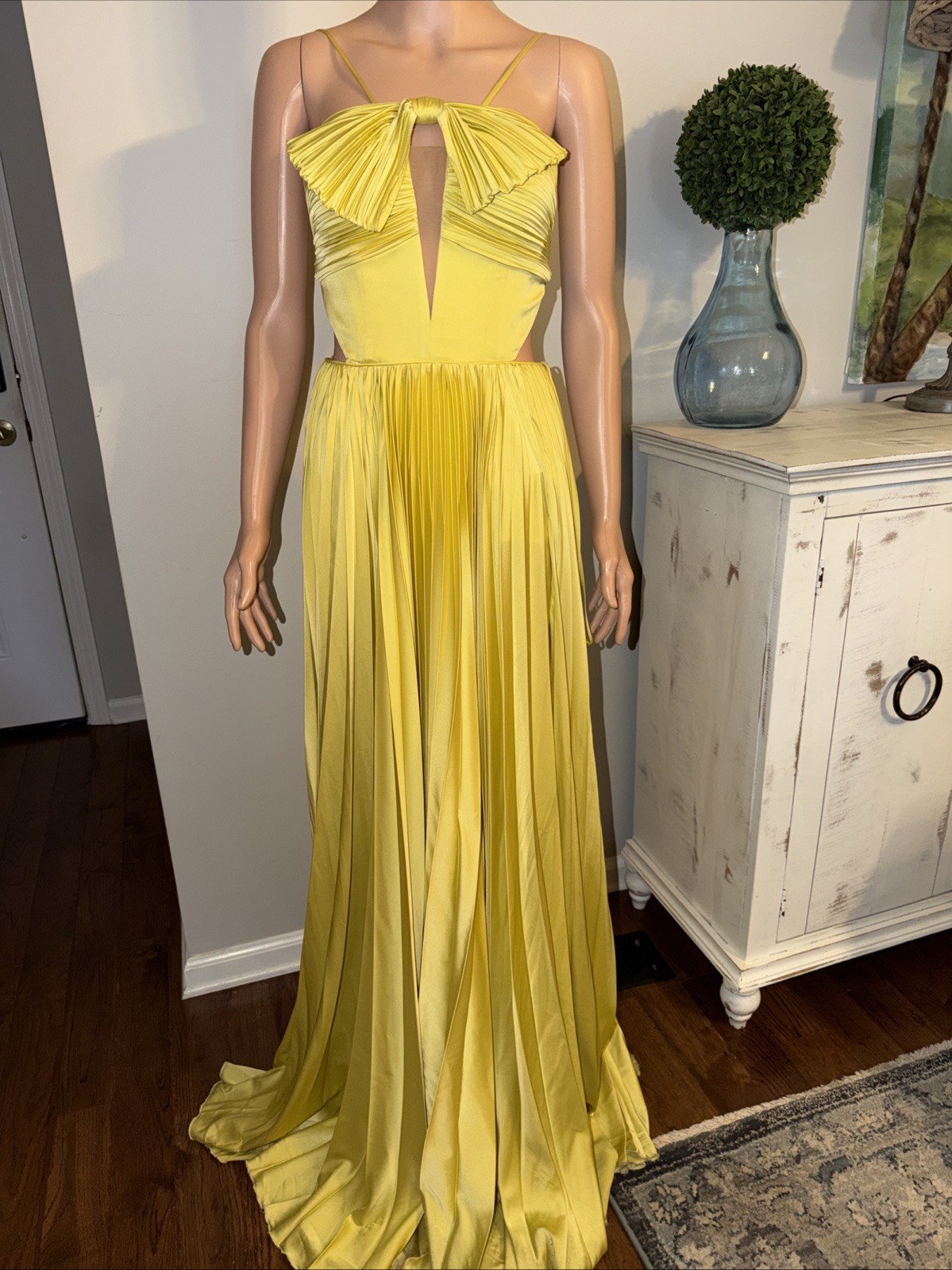 R2G TARIK EDIZ Yellow Pleated Skirt Prom Dress/BallGown Size US 2