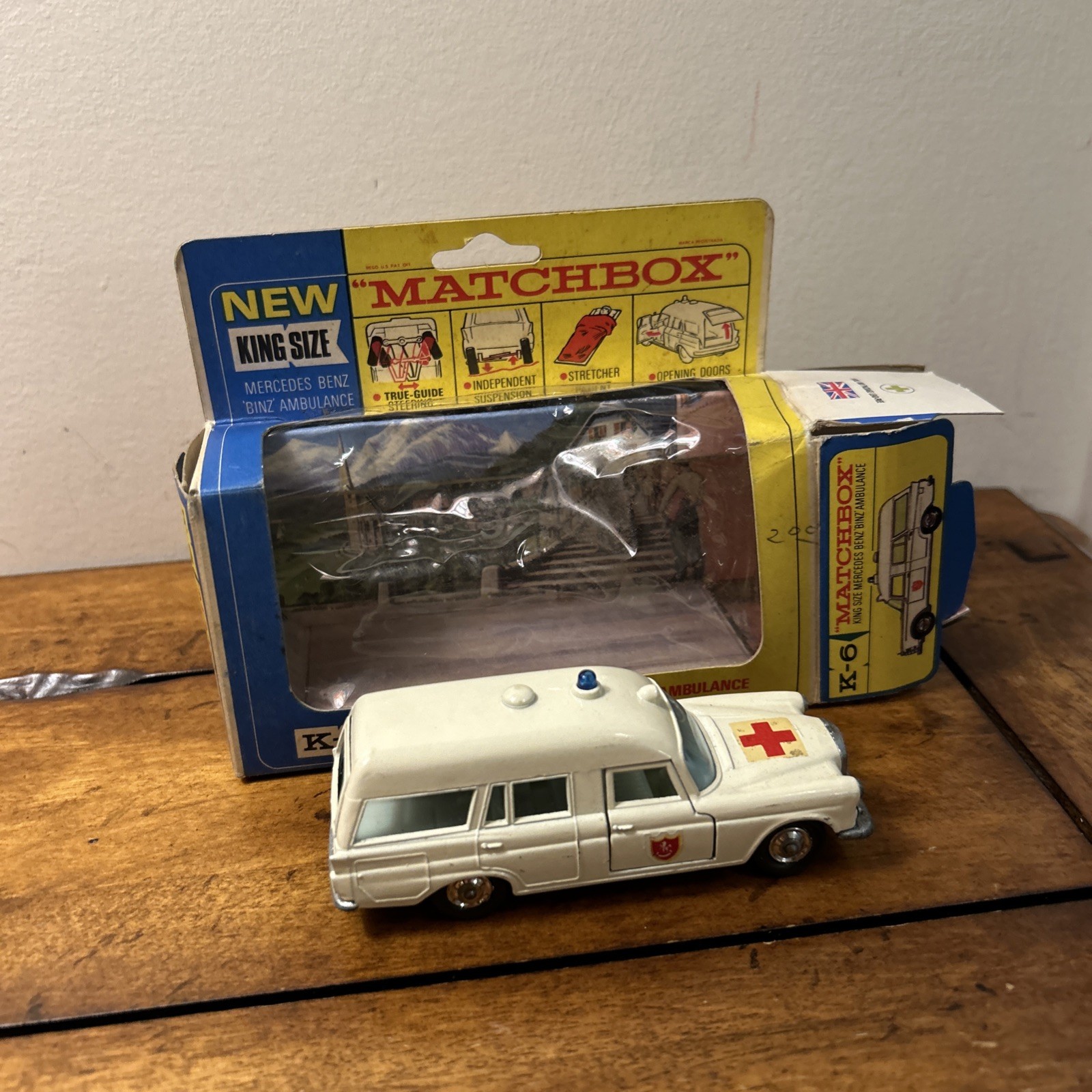 Lesney Matchbox KING SIZE K6B MERCEDES BENZ “BINZ” Ambulance W Box Wear