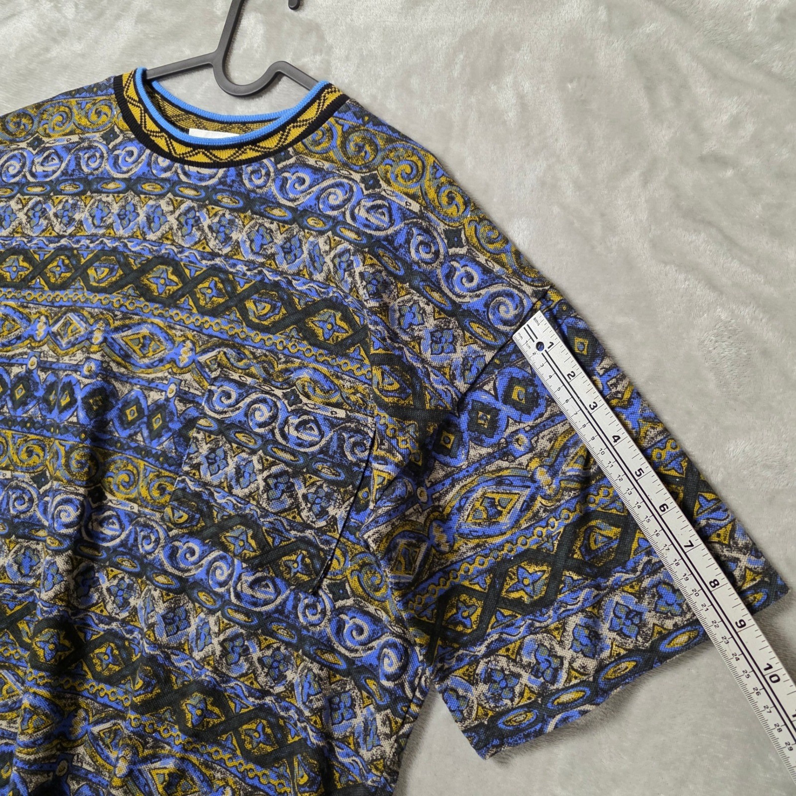 CLIP USA All Over Print Geometric Pocket Tee One Size Fits All Excellent Vintage gallery