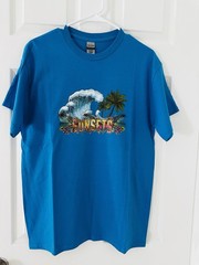 NEW Sunsets Surf Wave Palm Tree Graphic Tee Tropical Beach Summer T-Shirt Size M