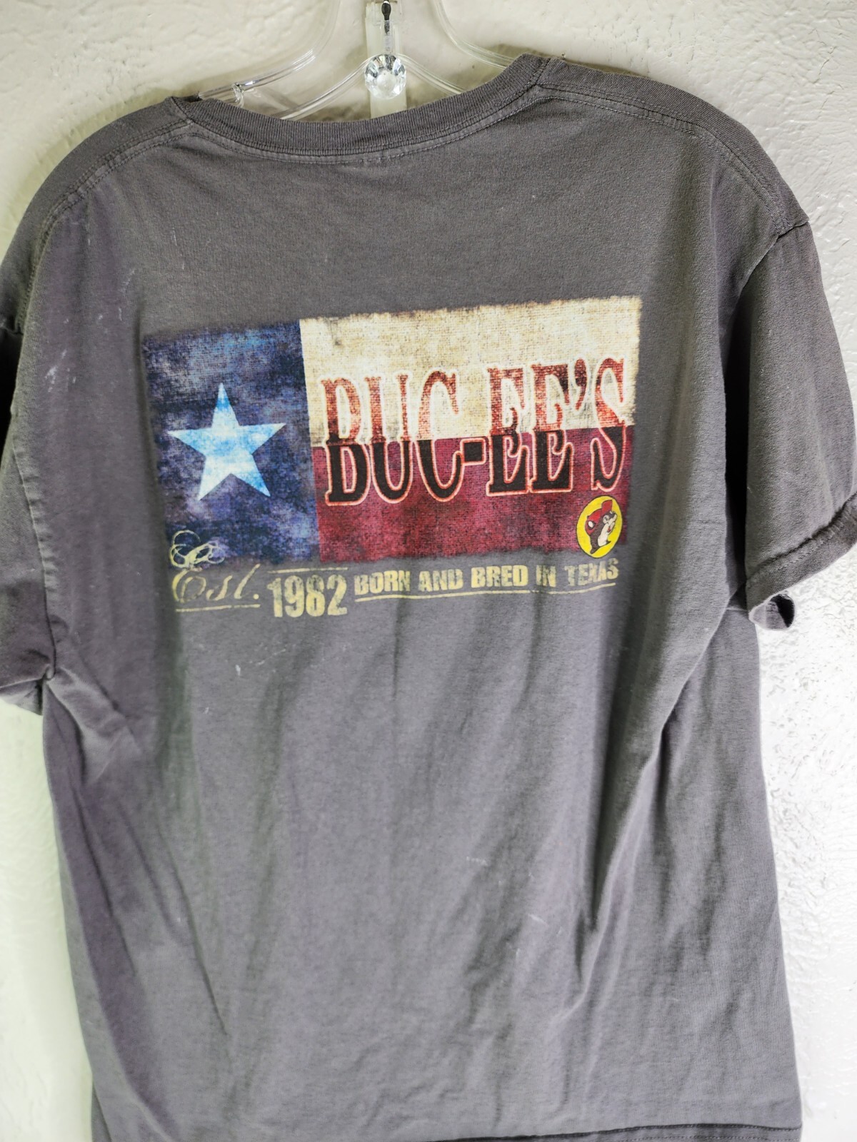 Buc-ees Gray Shirt L? texas Flag Est 1982 Logo Beaver distressed see measurement gallery