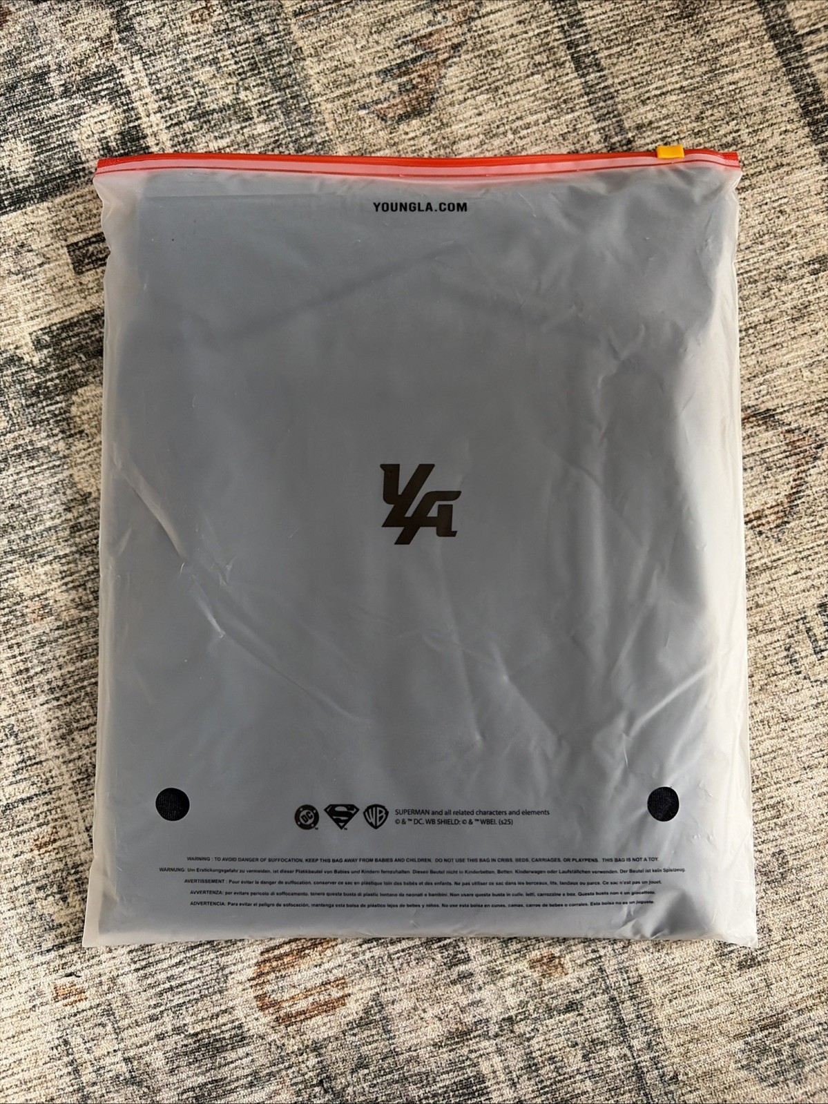 YOUNGLA 4064 Superman Huge Tee in Man Of Steel - Size XLarge gallery