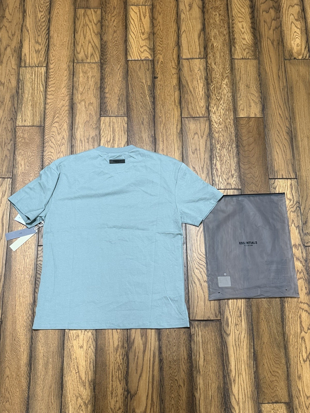 NEW Fear of God Essentials Sycamore SS23 T-Shirt Size Small (S), 100% Authentic gallery
