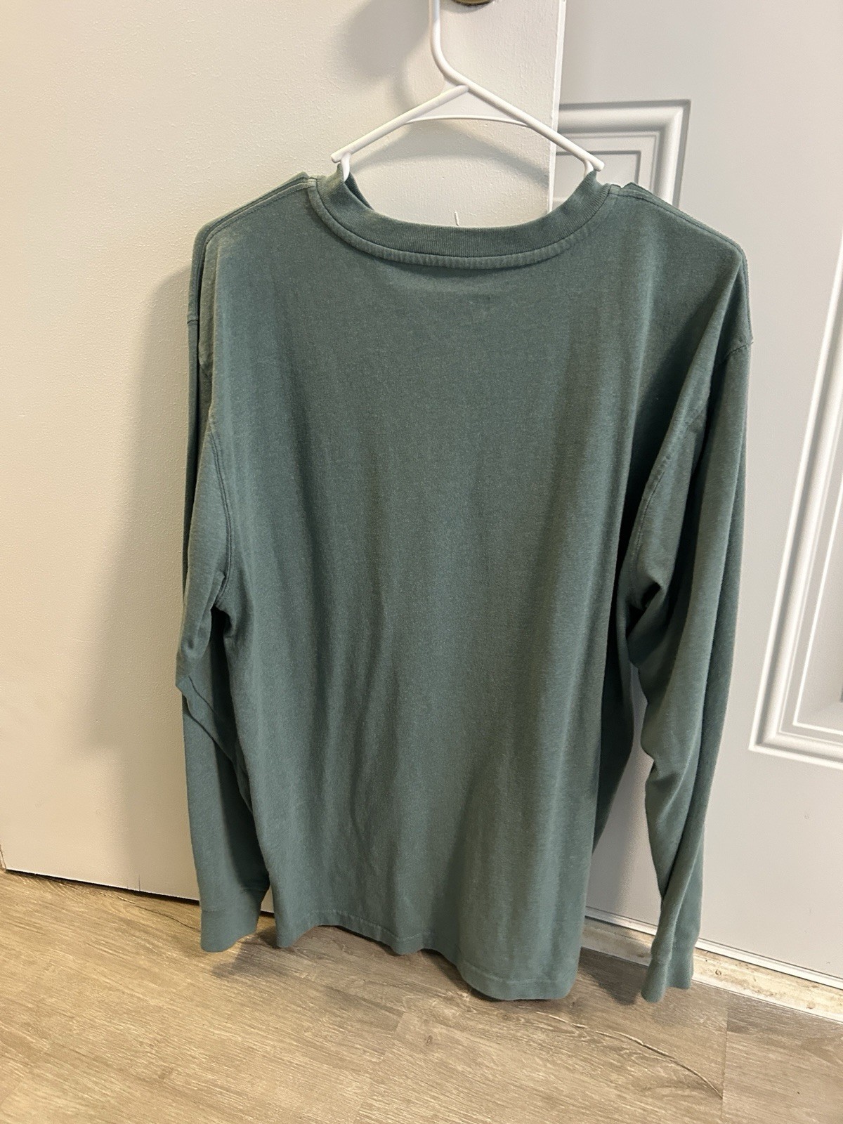 Men’s Carhartt Henley Green Medium Loose Fit gallery