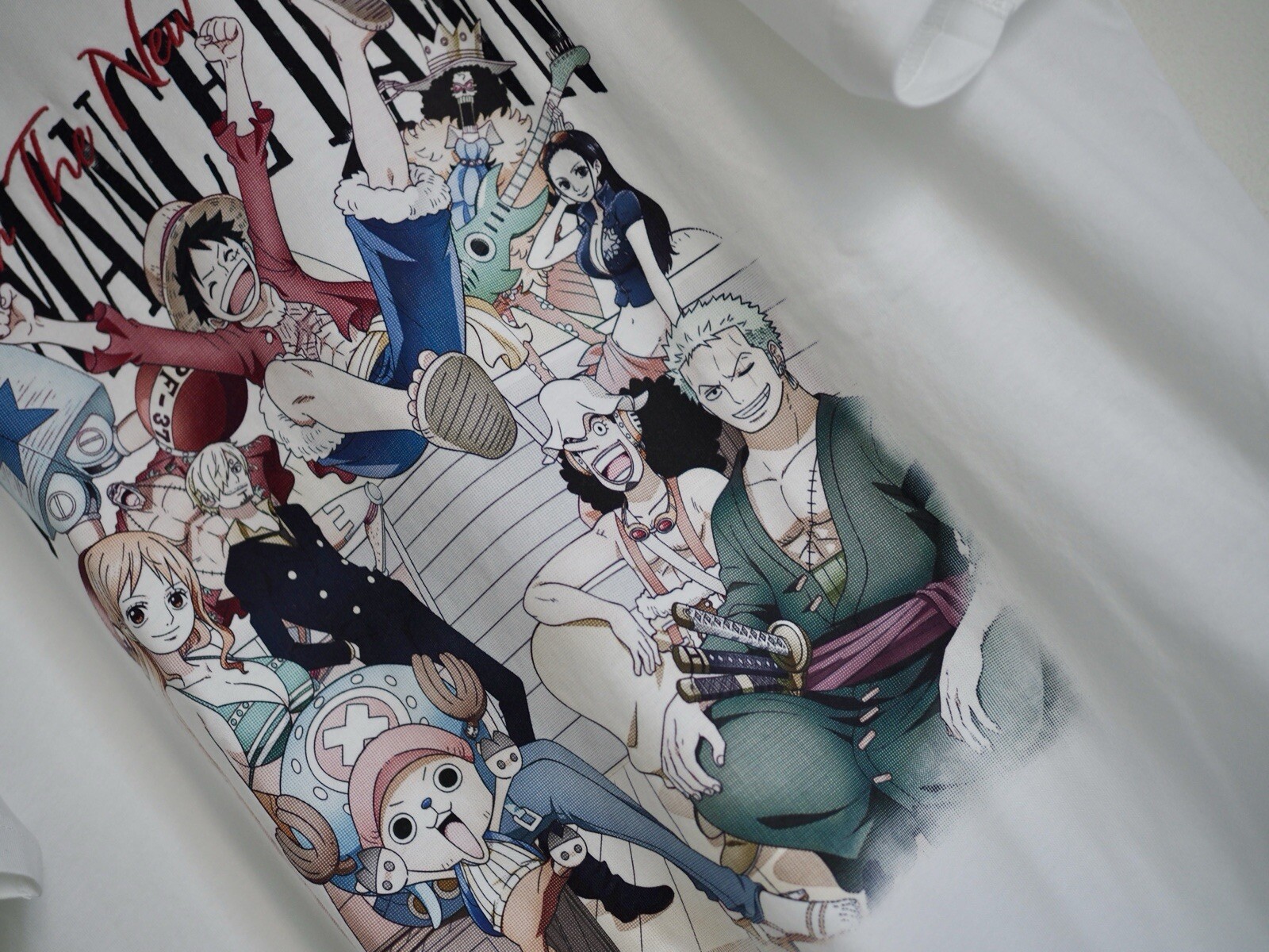 One Piece For The New World Romance Dawn Uniqlo T Shirt Large gallery