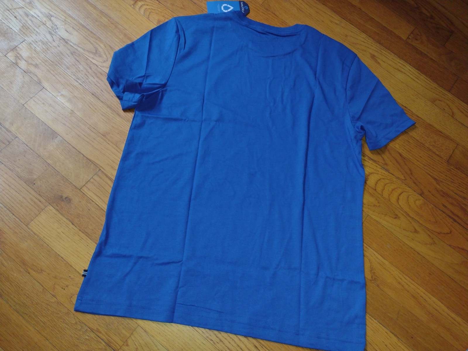 NWT, $35. MSRP, Mens Nautica Cotton Blend Graphic T-Shirt, Blue gallery