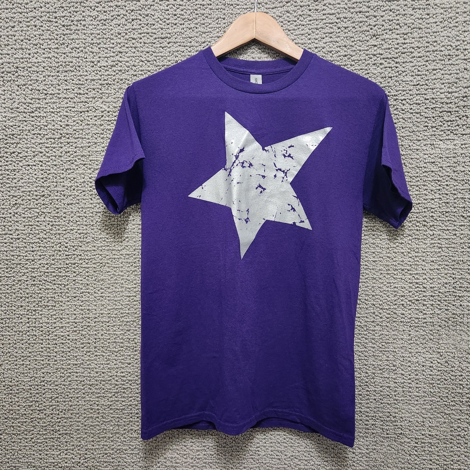 GILDAN Women's Purple DryBlend Short Sleeve Silver Star Graphic T-Shirt Size S gallery