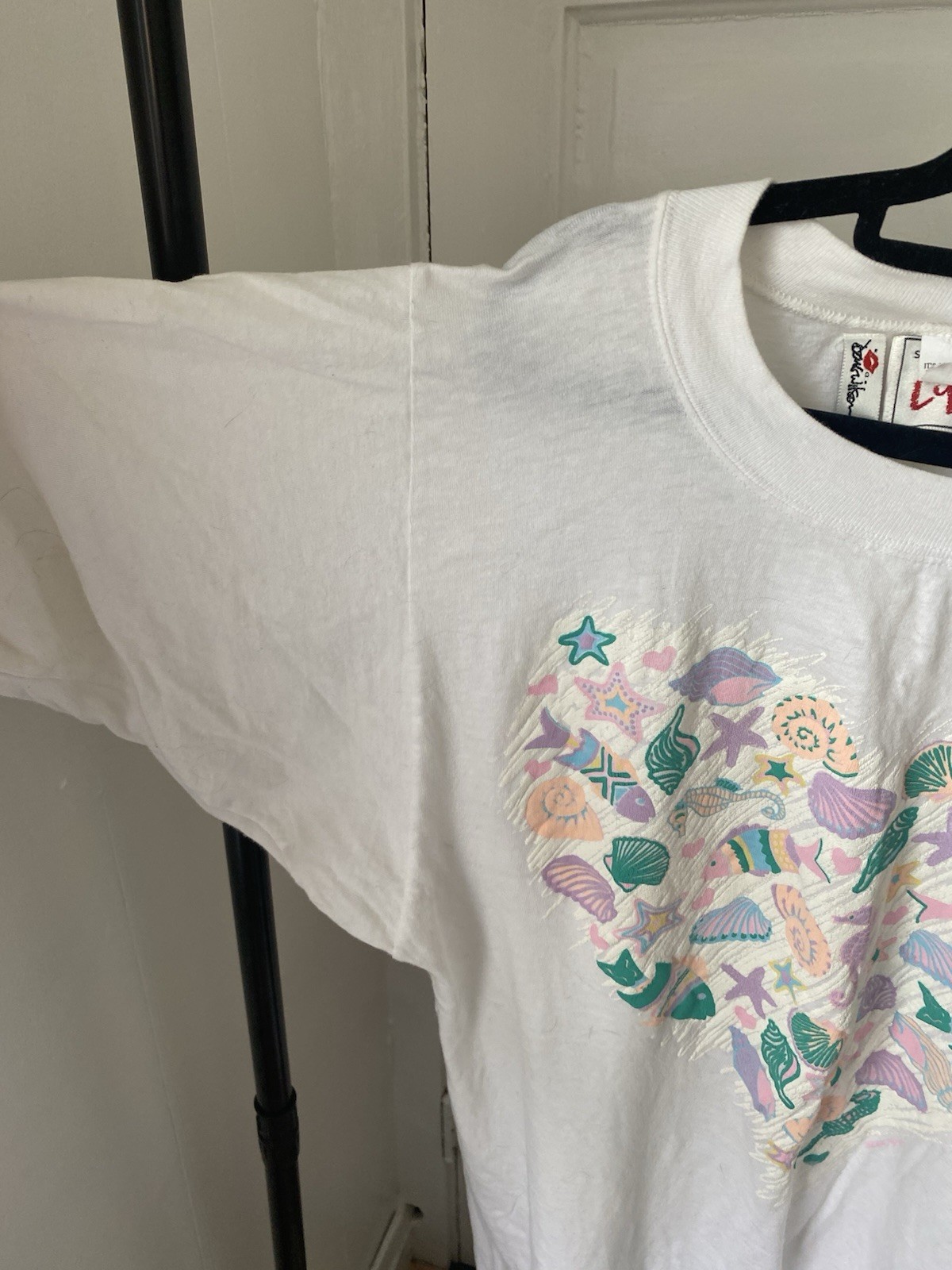 Suite Lips White Cotton Graphic Heart Beach Ocean Crew Neck T-Shirt One Size gallery