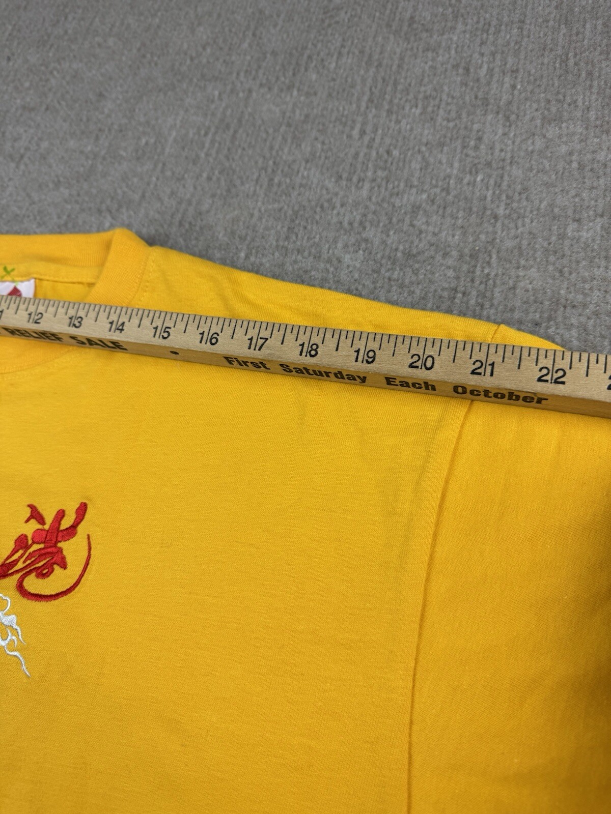 Hong Kong DRAGON Shirt Mens XL Stitched Chinese Character Yellow Embroidered Tee gallery