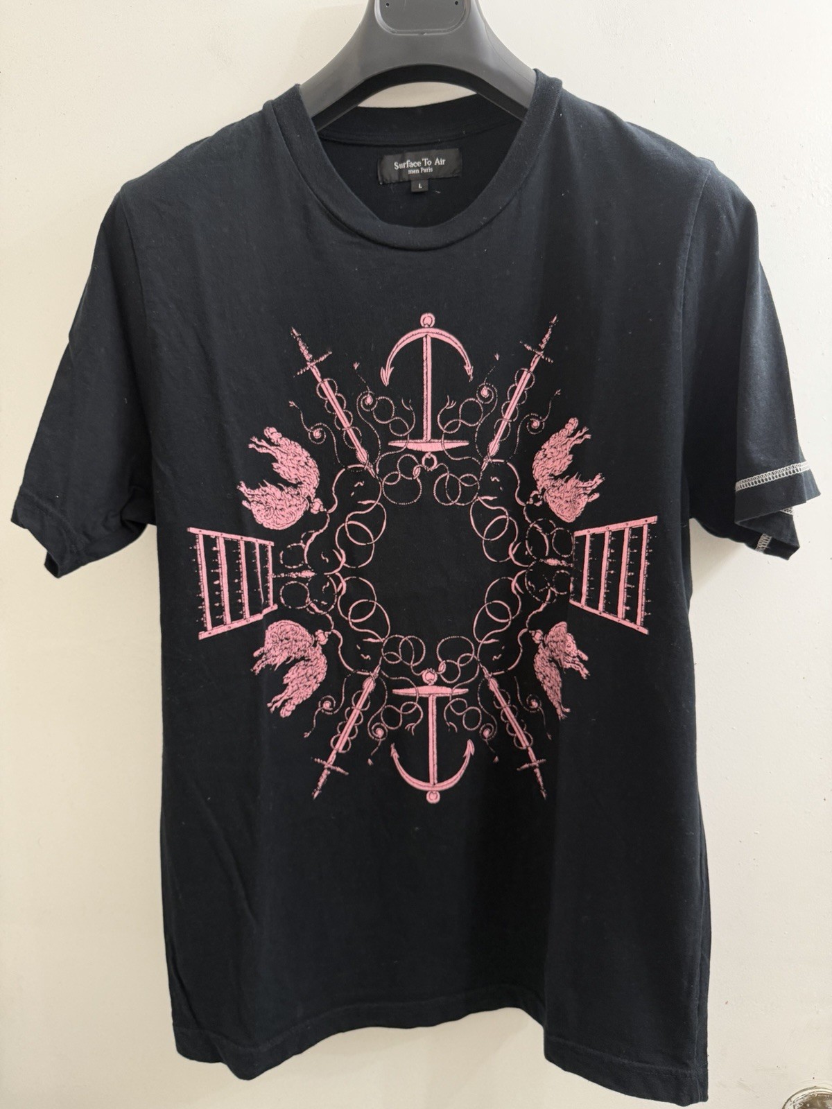 Surface To Air Paris Men’s Black graphic T-shirt Size Large Y2K