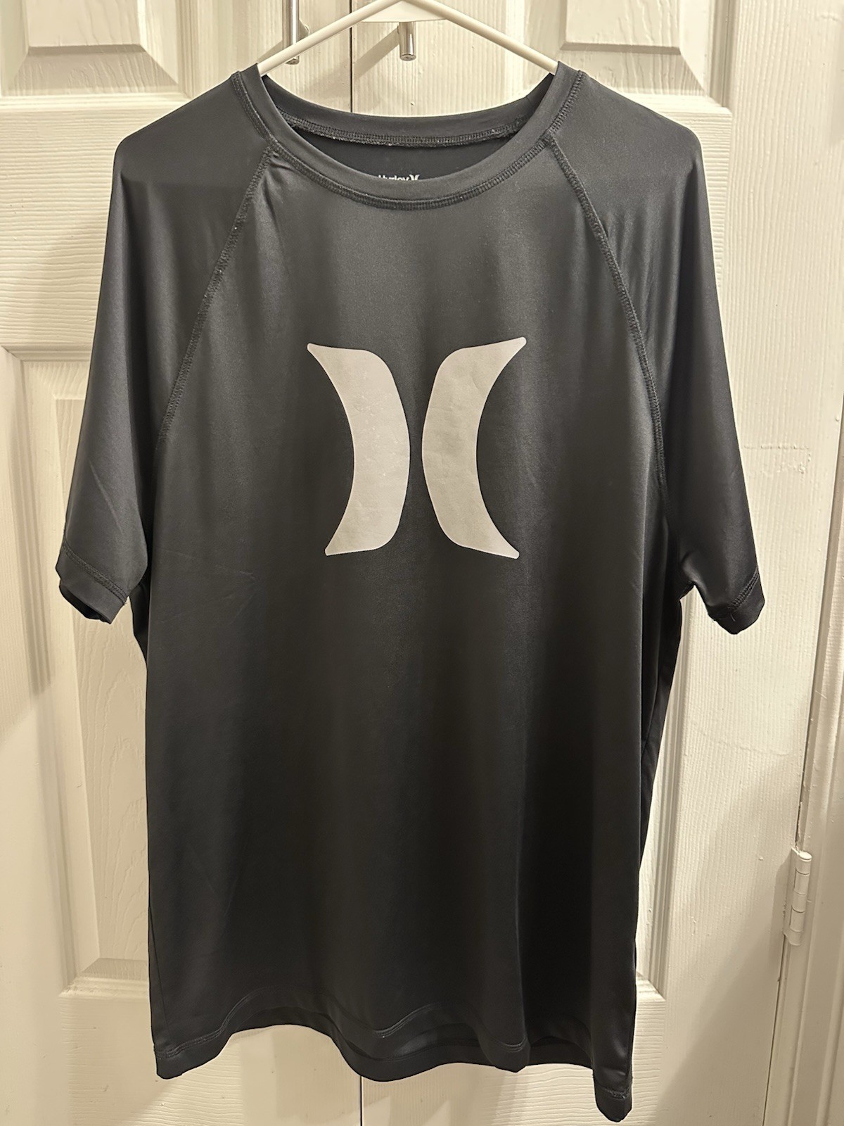 Hurley Black Short Sleeve Surf T-Shirt Logo Front Crew Neck Rashguard Mens L gallery