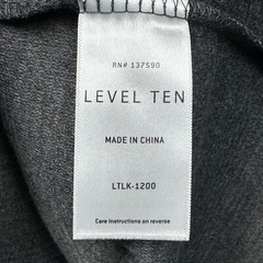 Men’s S Charcoal Long Sleeve Performance Shirt Stretch Athletic NWT Level Ten