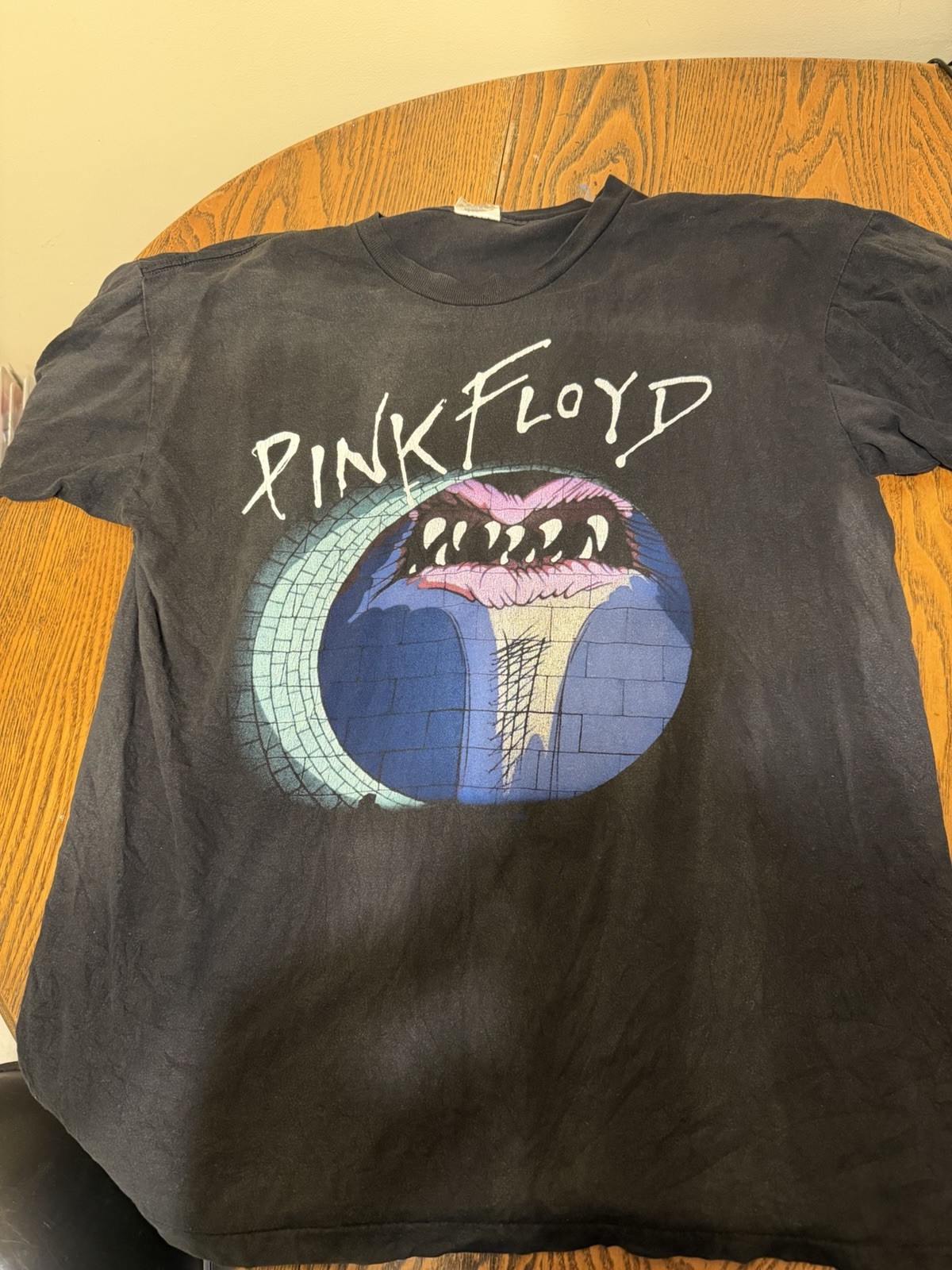 Vintage Pink Floyd The Wall 90s TSHIRT WINTERLAND 1994 XL gallery