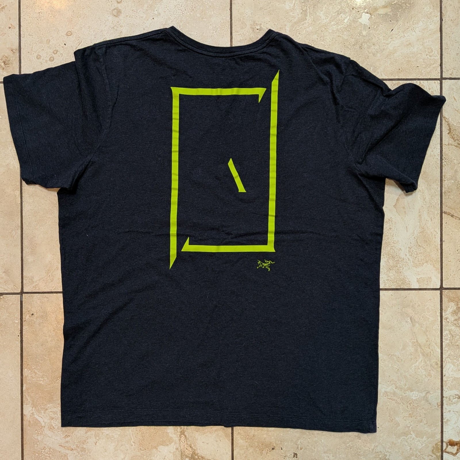 (6) Arc'teryx Men's XXL Short Sleeve T-Shirts gallery