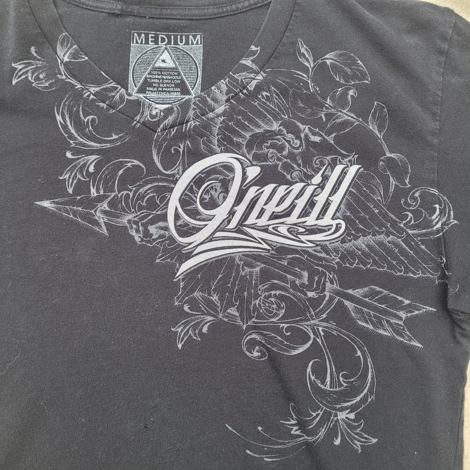 Y2K Oneill Mens V Neck T-Shirt Black Medium Short Sleeve Crew Neck Surf Wear gallery